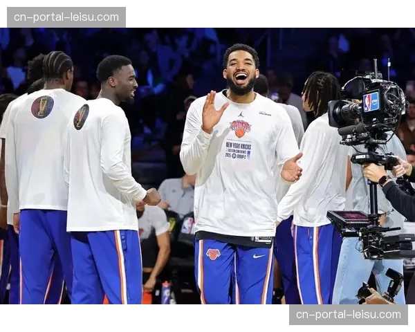 尼克斯捧起NBA杯冠军 能否打破中期冠军魔咒待观察